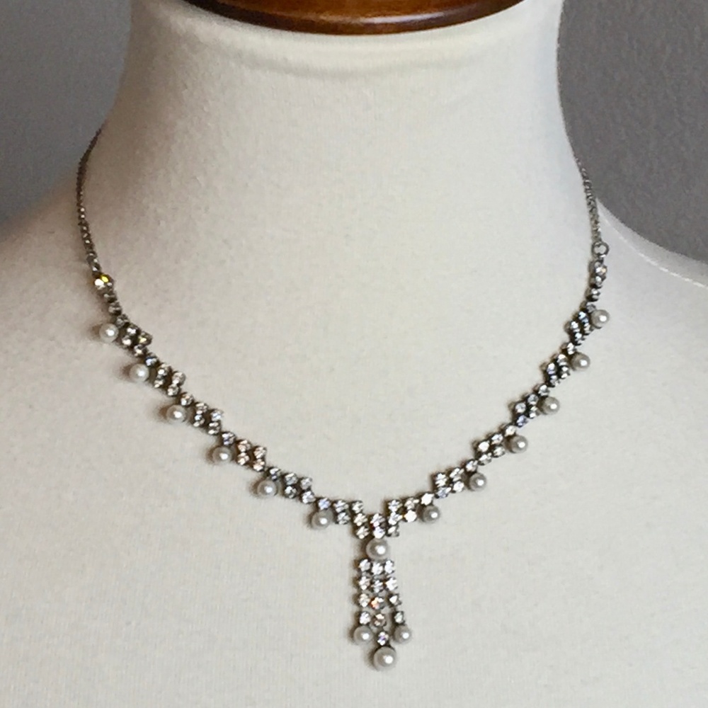 Rhinestone Faux Pearl Necklace 16" Costume Jewelry - Picture 2 of 7